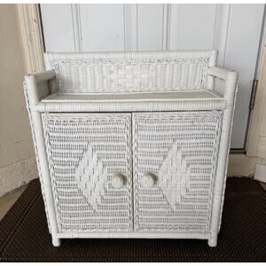 Vintage White Wicker Bathroom Wall Cabinet Vanity Shelf 2-Door Rattan Hanging